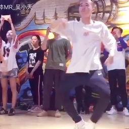 国产男生跳舞视频网站,揭秘国产男生舞蹈视频网站的魅力世界